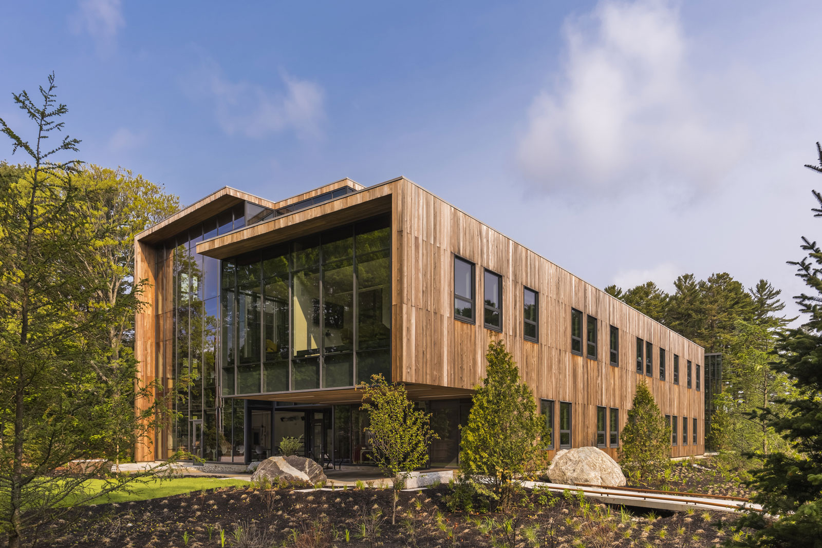 Amenities + Hardscapes